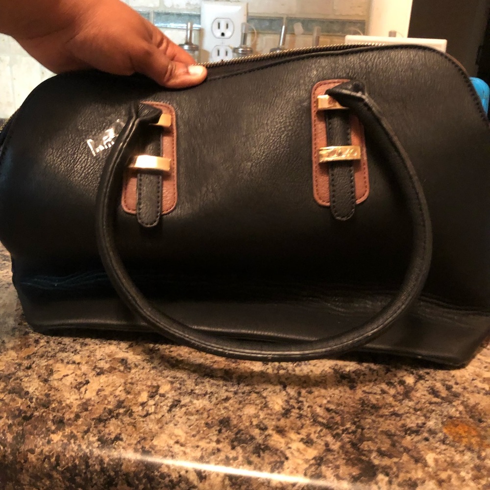 New Direction Purses - Picture 4 of 4